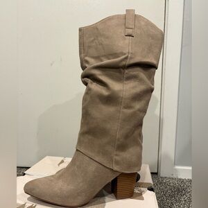Women’s Sonoma Faux Suede size 9 boot